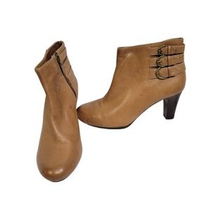 Clarks Artisan Tan Brown Leather Buckle Straps 3" Heel Ankle Boots Booties Sz 8